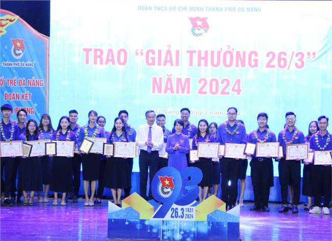 48 cán bộ Đoàn tiêu biểu của thành phố Đà Nẵng nhận Giải thường 26/3 (23/03/2024)